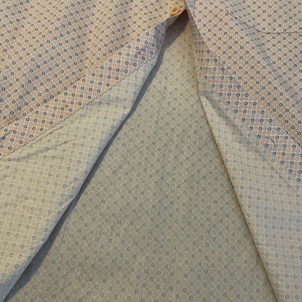 Shirt - Picture 4 of 4